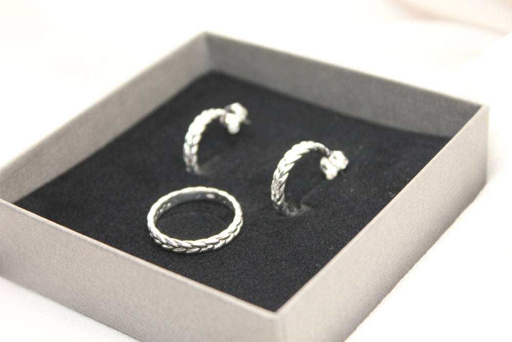 Set  - Örringen Jennie och ringen Anna